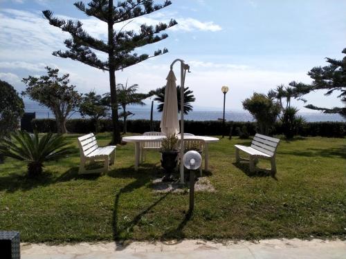  Villa sullo stretto, Unterkunft in SantʼAgata