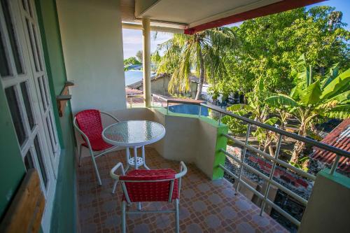 شرفة/ تراس, Mikado Surf Camp in ثا أتول