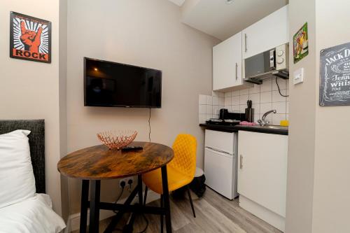 STUDIO FLAT I MINS WALK TO BRIGHTON SEAFRONT I MSFIT