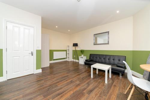 Picture of Morden One Bedroom I Outside Space I Close To Seafront