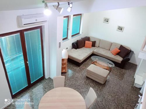 OHRID LOFT : The Den