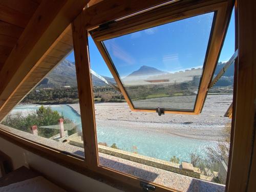 Apkārtne, River Escape Villa - Private Beach, Scenic View & BBQ in Tepelenë