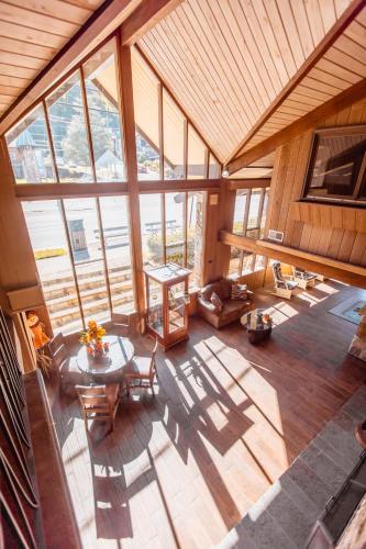 Hall, Brookside Lodge in Gatlinburg (TN)