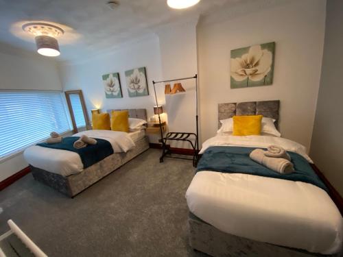 Picture of Pit Stop Relax, Unwind And Rejuvenate 2 Bedrooms Apartment Flat 1 In Swansea