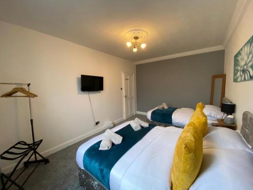 Picture of Pit Stop Relax, Unwind And Rejuvenate 2 Bedrooms Apartment Flat 1 In Swansea