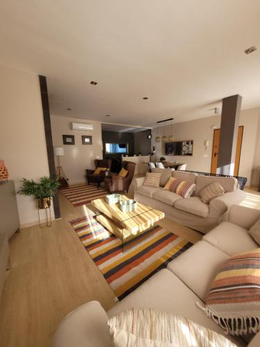  Ático Dúplex Baladrar Gran Terraza 8Km Playa Dénia-Oliva Nova Golf -IDEAL Familias y Grupos in Pego