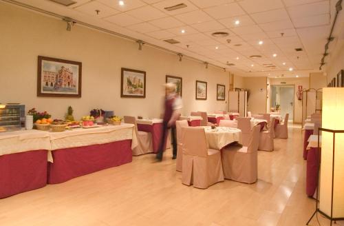 Infanta Mercedes - image 14