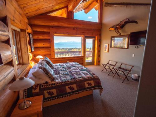 1 king bed, 1 twin bed