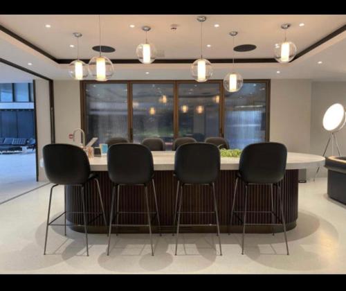 Luxurious Manchester City Centre 2 Bed Apartment, Manchester (photo 7)