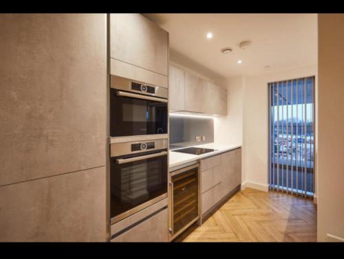 Luxurious Manchester City Centre 2 Bed Apartment, Manchester (photo 10)