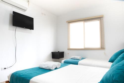 2 bedrooms, 3 beds