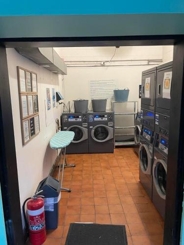 ユース シャック バックパッカーズ