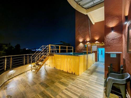 Pooja Villa Suites-Rooms and Pool, Igatpuri