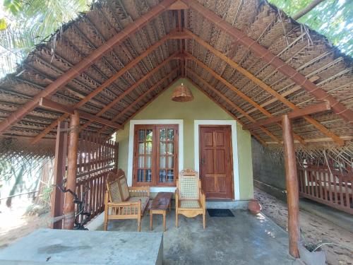 Inn On The Bay in Pasikuda