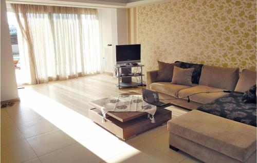 7 Bedroom Cozy Home In Preveza in Nea Thesis