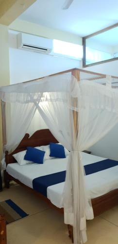 Deluxe Triple Room image 8