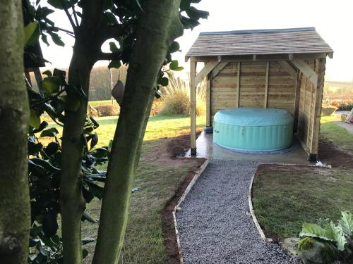 Jacquie's B&B -Dumfries-Room with a view - hot tub