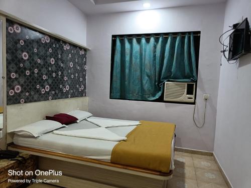 JAI MALHAR lODGING AND BOARDING