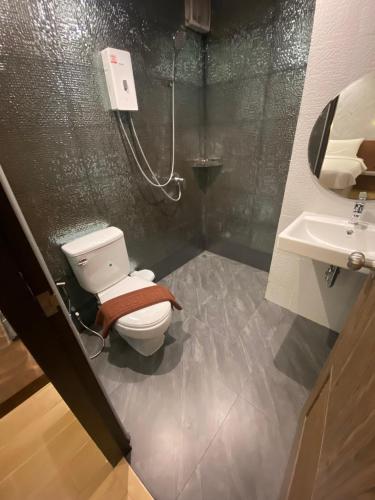 room detail thumbnail 2