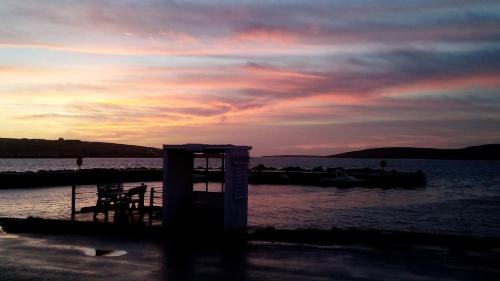 The Uyeasound Old Pier Cottage in Шетланд