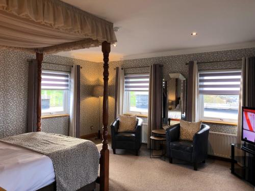 Royal Court Hotel - image 11