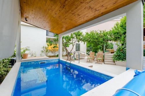 Luxury Villa Roza – khách sạn tại Marjan