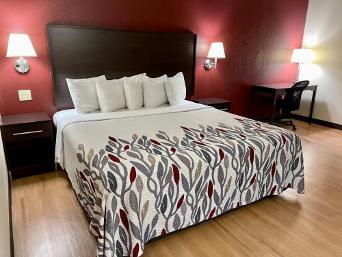 Red Roof Inn Sandusky - Milan - image 8