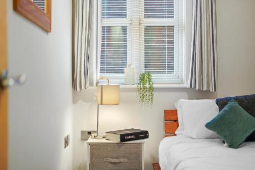 Picture of Modern Warwick Apartment, Sleeps 3, Claverdon House