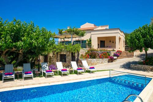 Villa Chloe with private pool gîte à louer Arménoi