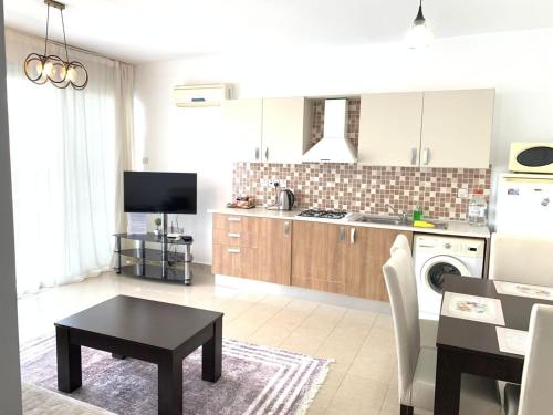 Iekārtas, Comfortable One-Bedroom Apartment near the Sea and Casino Merit Park Sel 2-6 in Karaoğlanoğlu