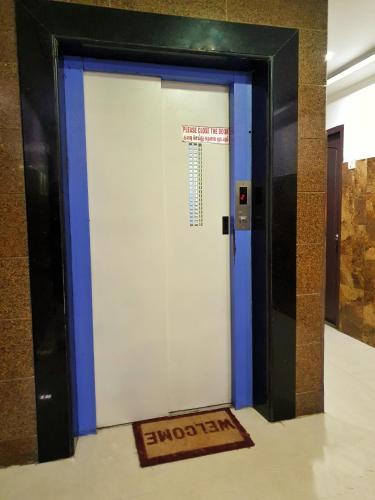 BHIMAS INN -Puratchi Thalaivar Dr M G Ramachandran Central Railway Station Chennai in Chennai