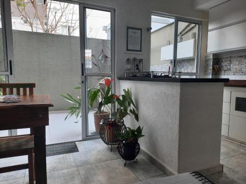 ห้องครัว, Charmosa casa em condominio com quintal in วีลาอันดราเด