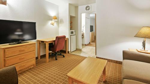 Queen Suite with Two Queen Beds