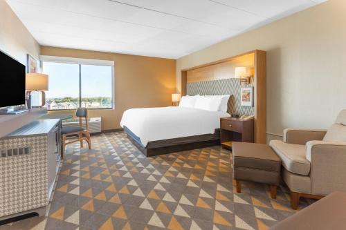 Holiday Inn Rockford an IHG Hotel - image 6