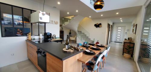 AOG PRESTIGE Villa PrestigeHome 2, SPA JACUZZI SAUNA Parking Colmar gîte à louer Niederentzen