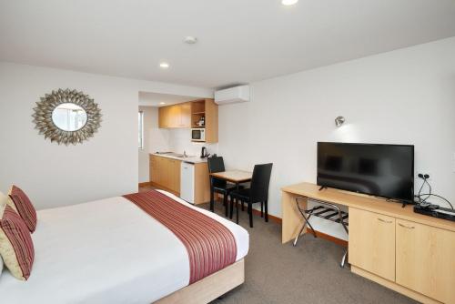 306 Motel Apartments - image 4