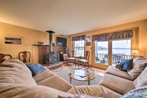 . Condo with Rangeley Lake Views 10 Mi to Saddleback!