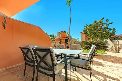 Three-Bedroom Townhouse room in New townhouse in El Duque Joyas
