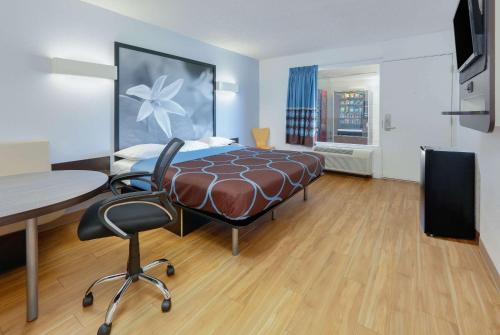 Super 8 by Wyndham Fort Smith in Jenny Lind, USA