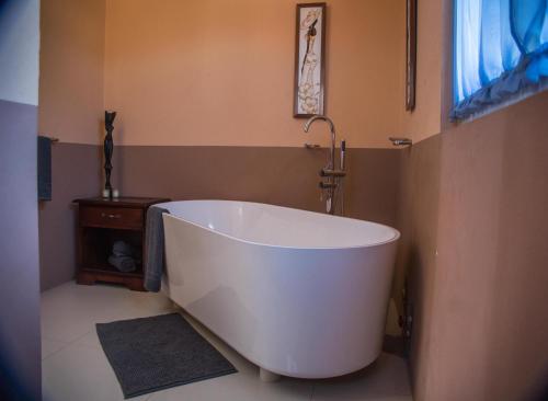 Facilities, RunAway to Tranquility, overlooking the Bay in Runaway Bay