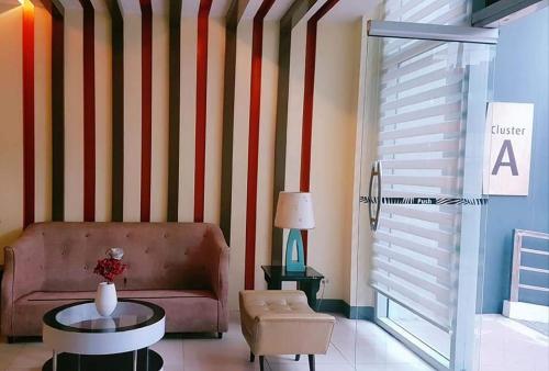 One Palm Tree Villas Condo Across NAIA Terminal 3