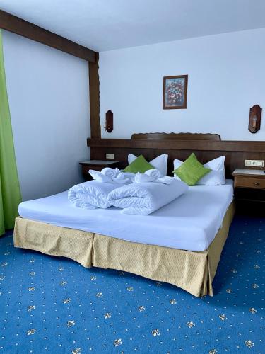 2 king beds