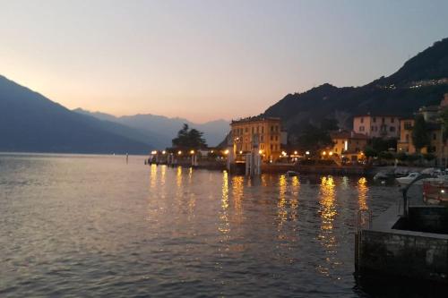 Casa Blu: refurbished, amazing view - Lake Como - Tap to explore photos