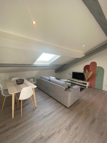 T2 proche gare et centre commercial polygone