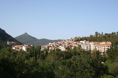 La corte di Pietro in Isnello