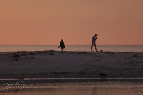 Benswan at the Bay - Modern 5-bedroom Holiday Home