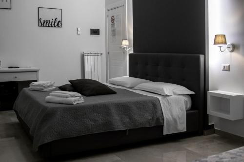 Aurora Luxury Rooms, Naples