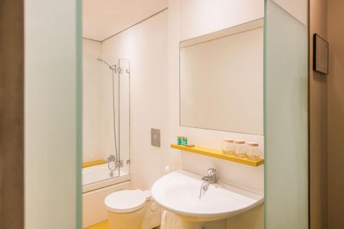 Hotel Emporda - image 5