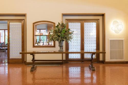 Hotel Emporda - image 6