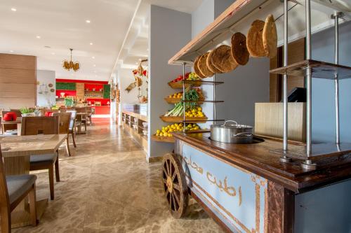 The Ray Hotel and Studios - 레스토랑